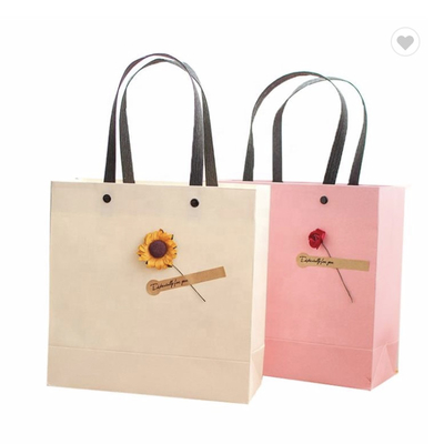 Ein guter Preis. Modische, wiederverwendbare, geprägte Kunst-Boutique-Papiertasche für Geschenkeladen Online